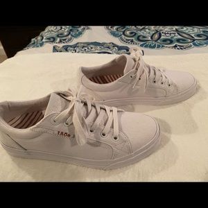White Taos sneakers